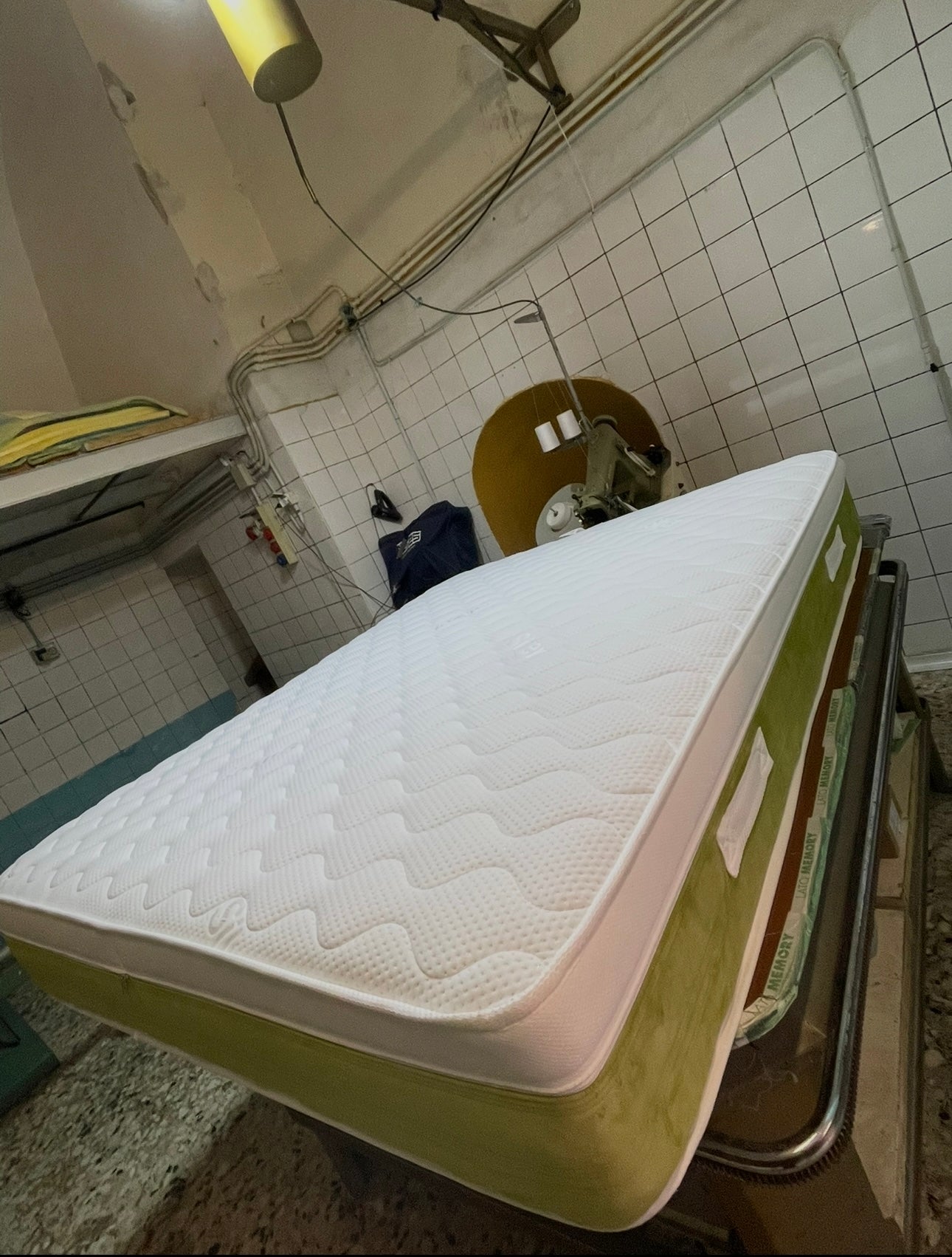 Materasso "Napoli" Ibrido Sfoderabile in Tessuto Silver Fresh – Tecnologia Memory, Water Foam e Molle Insacchettate